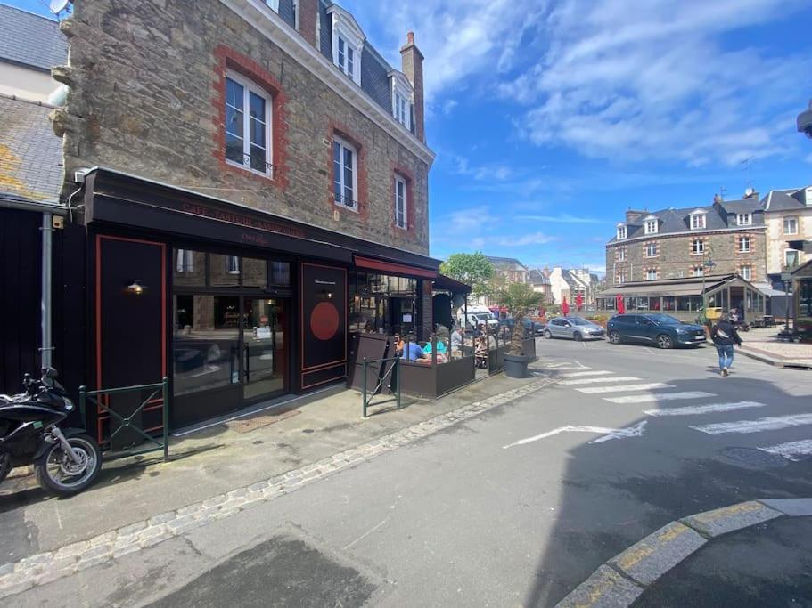 Appartement Entre Plage De L'Ecluse Et Place Du Marche ดีนาร์ ภายนอก รูปภาพ